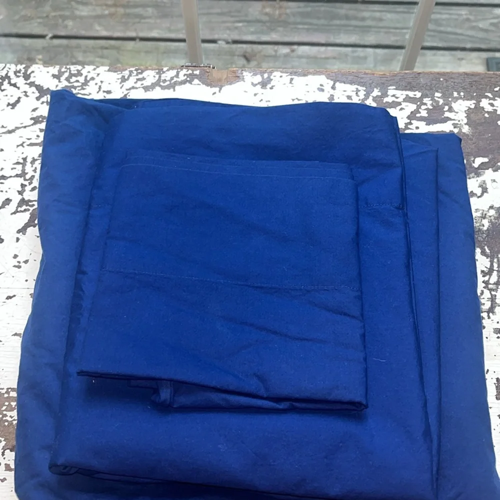 Dorm Ready! Blue Twin XL Sheet Set, perfect for a dorm room!